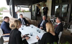 Foto: Predsjedništvo BiH / Šefik Džaferović i Borut Pahor sa delegacijom